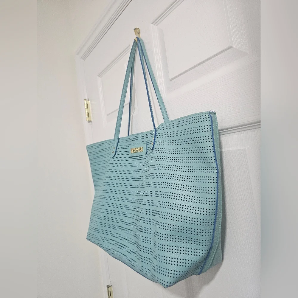 ✨ Kenneth Cole Reaction Perforated Tote Bag – Light Blue ✨ - Picture 5 of 11